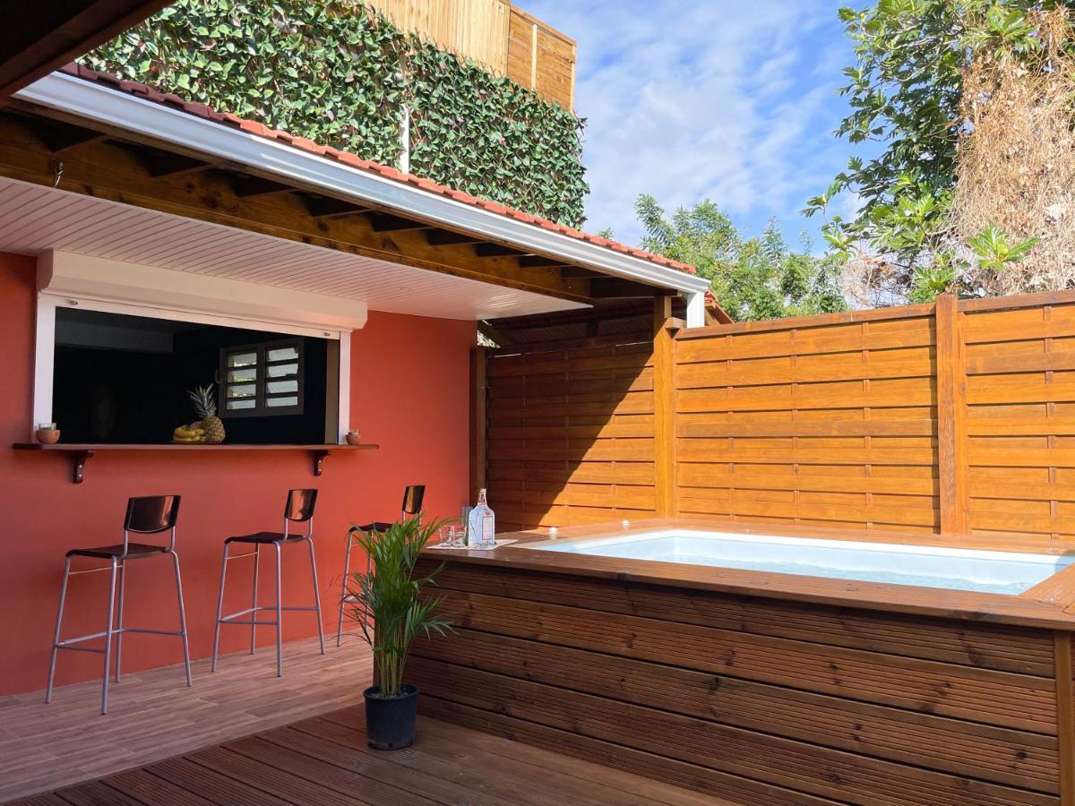 Chez Rey Apartment Riviere-Salee Exterior photo